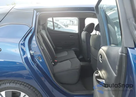 2022 Nissan Leaf Sv 40 Kwh z USA, uszkodzony, nr VIN 1N4AZ1CV9NC555029